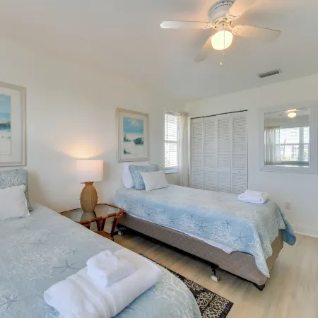 Steps to Ocean and Bay Bradenton Beach Townhome!