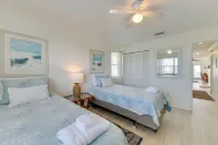 Steps to Ocean and Bay Bradenton Beach Townhome! - Beach