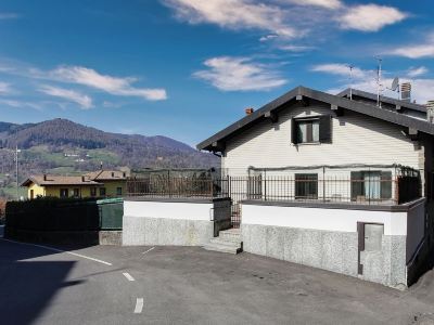 Panoramic Dream House