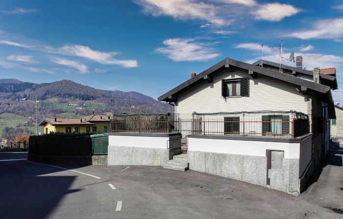 Panoramic Dream House