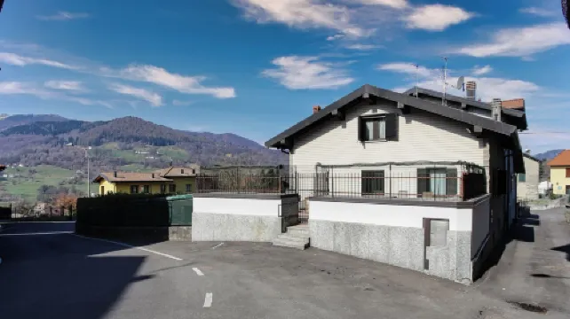 Panoramic Dream House