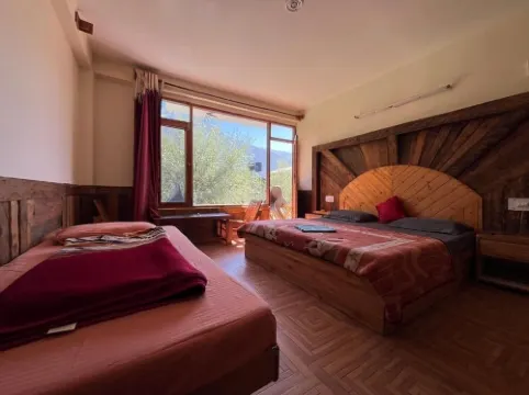 Yolo Social - the Social House & Cowork - Manali