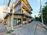 SAND B Hotel Hotels near Thong Sala