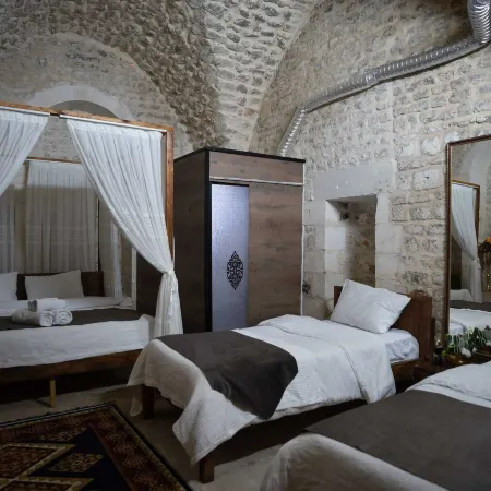 Taştepeler Konak