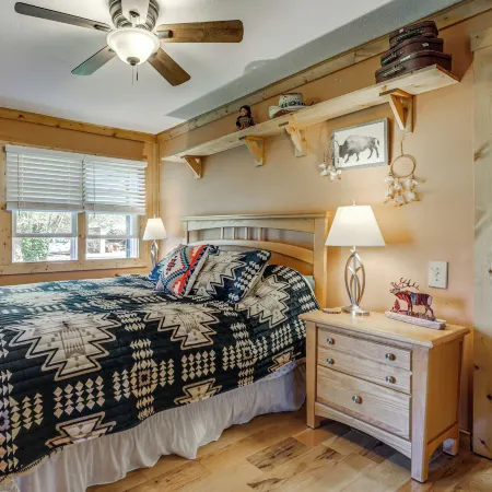 Quaint Mountain Charm! Robbinsville Hideaway