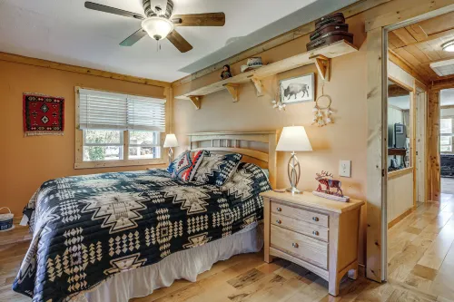 Quaint Mountain Charm! Robbinsville Hideaway - 2-Star