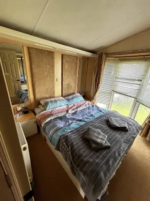 Cozy 2-Bedroom Mobile Home in Kirkcolm with Sea Views Hotels in 