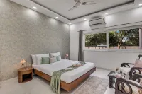 อลายา สเตย์ส ราติการา อุลลาส 2BHK พูล - วิลล่า