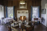 Inn at Schoolhouse Creek