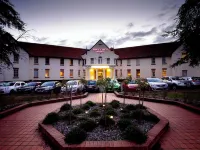 Mercure Canberra - Parking