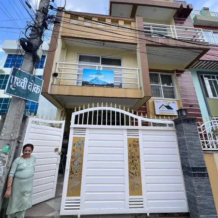 Forever Bidya Premium Homestay