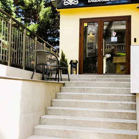 Evelin Deluxe House