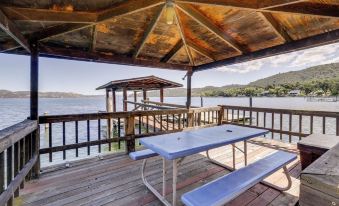 Boat Ramp and Dock Waterfront Home on Clear Lake