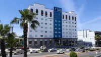 ホリデイ イン エクスプレス アンド スイーツ ロス モチス セントロ バイ IHG - ジム
