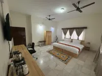 Deluxe Stay Hotels in 