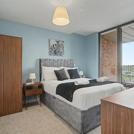 GuestReady - Chic 2-Bed Apartment with Balcony