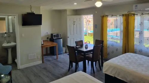 Manor Motel