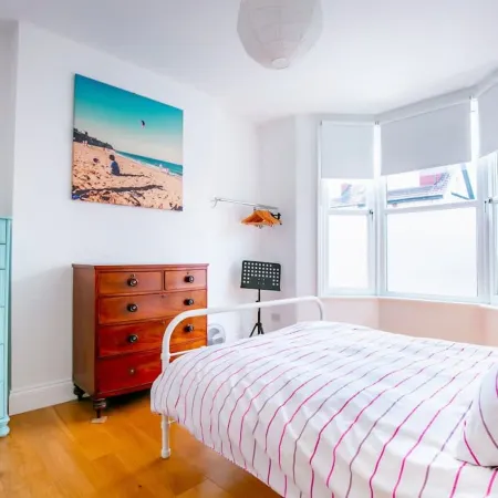 Perfect Booking Near Ramsgate Station And Beach