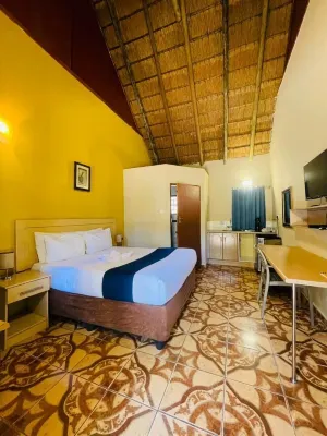 Three Tree Hotel