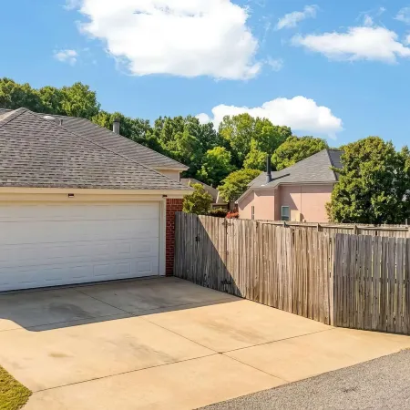 Spacious East Montgomery Home With Patio