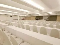 The Regent Ubon Hotel Отели рядом с достопримечательностью «Школа Narinukun»
