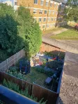 Room in Guest Room - Charming London Guest Room with Garden BBQ - Kitchenette