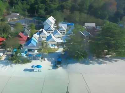 PP Blue Sky Resort Отели рядом с достопримечательностью «Пляж Лонг-бич»