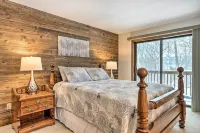Hartford Escape w/ Fire Pit ~ 3 Mi to Ski & Golf! - Wifi