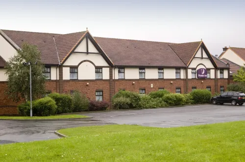 Premier Inn Glenrothes - parking