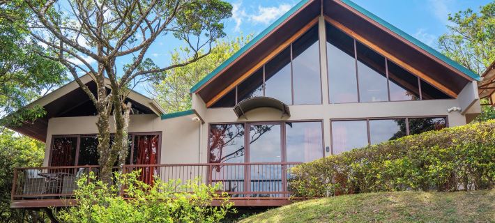 Green Forest Rustic Houses Hotele w: Monteverde