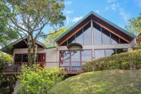 Green Forest Rustic Houses - Pools