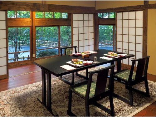 140 Year-Old Mountain Village Inn Orihashi Hotel - Dağ Manzaralı