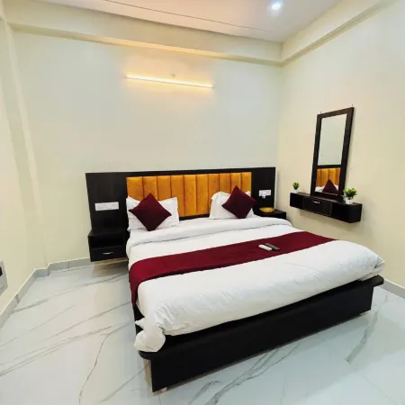 Hotel Aryanandan - Near Ram Mandir