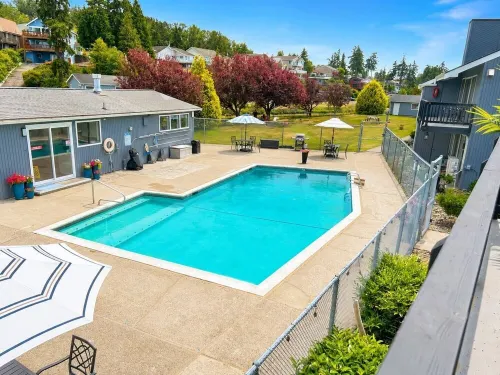 Summer Getaway in Birch Bay w/ Pool • Hot Tub • 107 - 4-Star