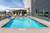 Doubletree by Hilton Midland West Loop I-250 - Pool