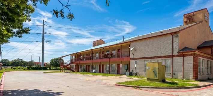 Garland Inn & Suites near Dallas TX Hotels in Garland