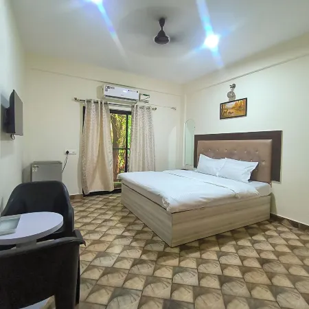 Coastal Chapter, 5 Minutes to Calangute Beach