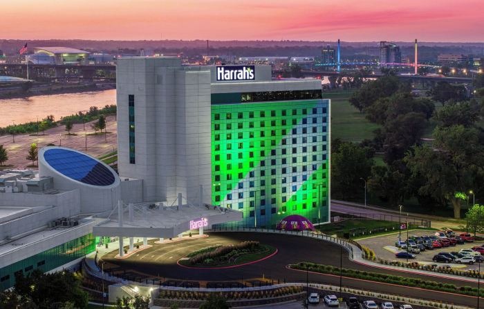 Harrah's Council Bluffs  – A Caesars Rewards Destination