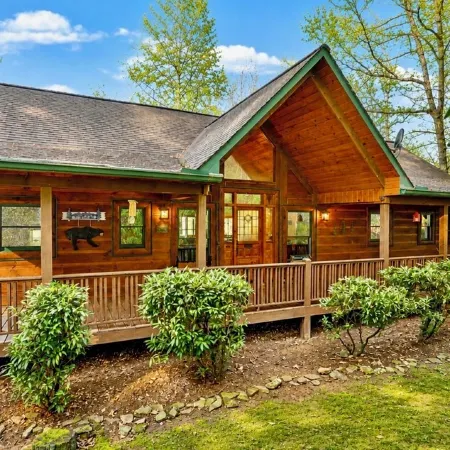 Vintage Luxury Creekside Cabin ~ King Bed, Hot Tub, Fire Pit & Game Room, Dog Ok