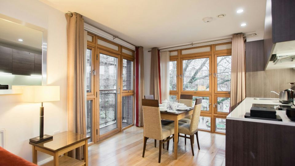 Premier Suites Bristol Cabot
