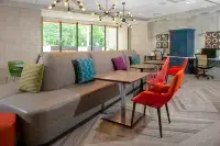 Home2 Suites by Hilton Bloomington, IN - parking