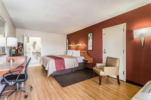 Red Roof Inn Bowling Green - parking
