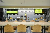 Home2 Suites by Hilton Decatur Ingalls Harbor - breakfast