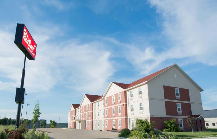Red Roof Inn & Suites Dickinson