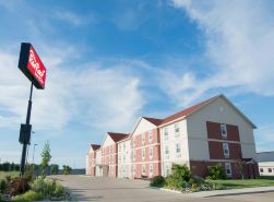 Red Roof Inn & Suites Dickinson