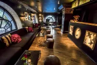 The Culver Hotel - parkir