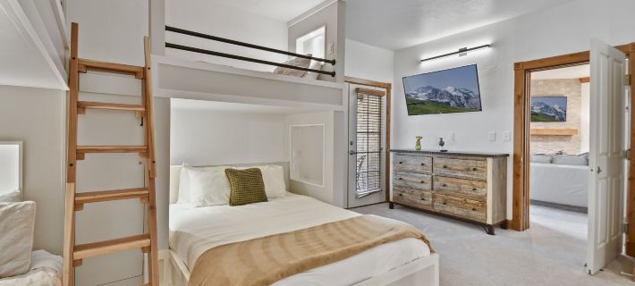 One-Bedroom Villa Hotels in Midway