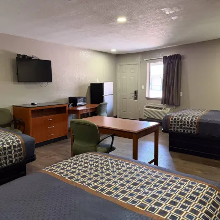 Rodeway Inn & Suites