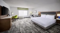 Hampton Inn and Suites by Hilton Windsor - Pools