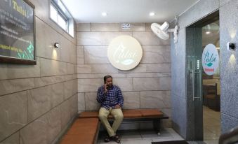 Tulsi Hotel - Housity